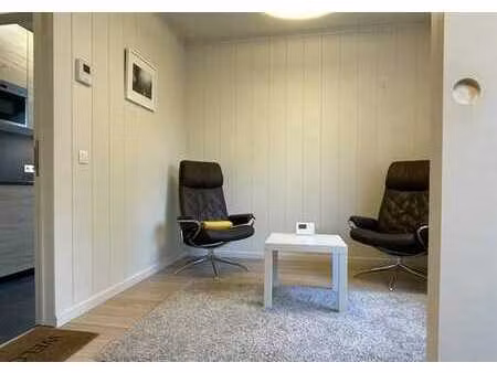 studio lumineux avec parking – av hamoir  uccle