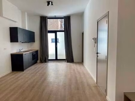 appartement rez-de-chaussée  2 chambres à louer à charleroi!