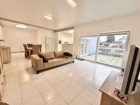 grand appartement de 3 chambres avec places de parking et te