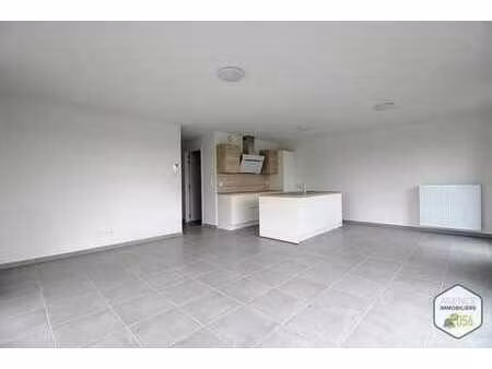 appartement avec 2 chambres  terrasse et garage. libre le 1e