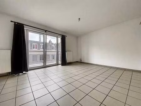 très bel appartement 2 chambres en plein centre ville ! libr