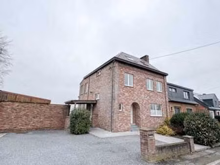 maison de +-175m²  3ch  jardin  terrasse et parking 2v.