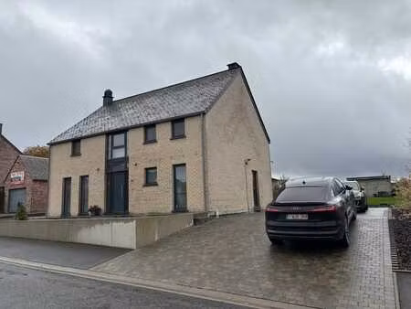 magnifique villa 4 chambres avec jardin