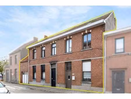 terrain à bâtir: deux maisons dans un emplacement privilégié