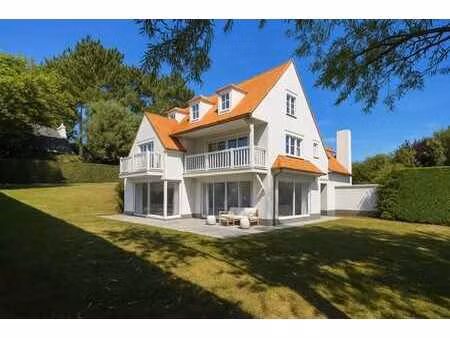 terrain  extrêmement bien située dans un emplacement aaa au