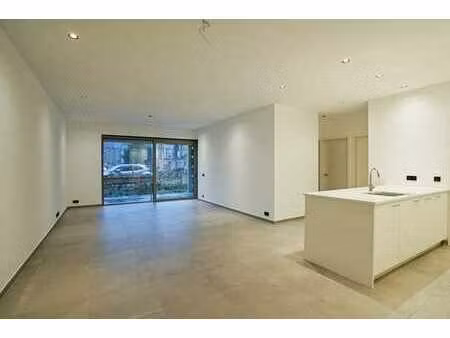 gelijkvloers lichtrijk nieuwbouwappartement te centrum bu...