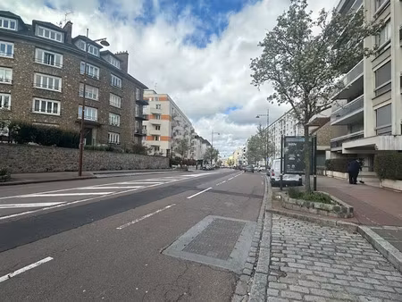 vente locaux professionnels 42 m² à versailles (78000)  212 000 €