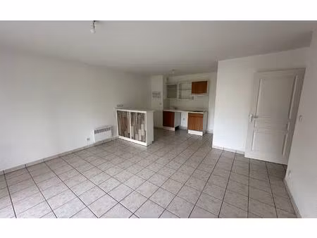 location appartement  60 m² t-3 à tonnay-charente  760 €
