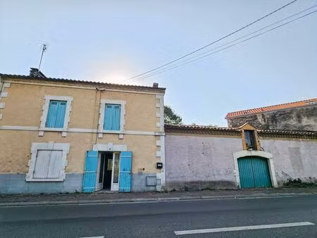 maison de village - 95m ²