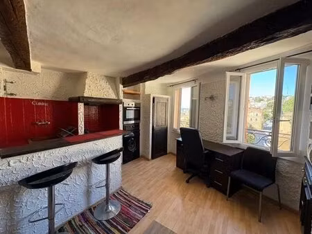 très beau f1 bis meublé de 30m² avec coin nuit