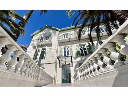 magagnosc/grasse  lumineux appartement de 3 pièces