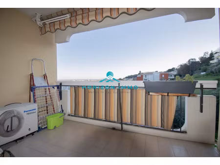 studio avec terrasse vue mer - saint-laurent-du-var  quartier de