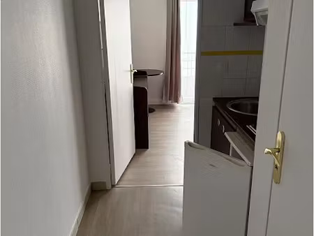 location meublée appartement 1 pièce 21 m² à beziers (34500)  380 €