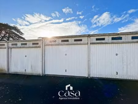 location garage box et parking à bayeux centre et est (14400) : à louer / 12m² bayeux cent