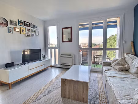 a louer-appartement 3 pièces avignon secteur route de morières avec cave  balcon et statio