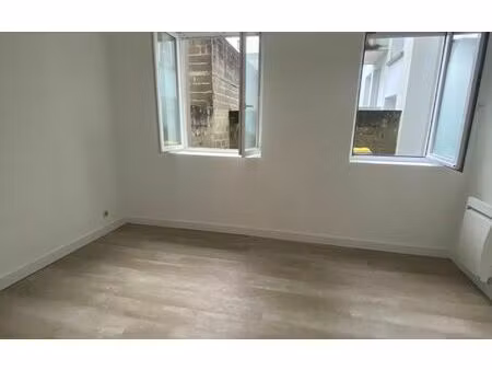 location appartement  m² t-2 à brest  580 €