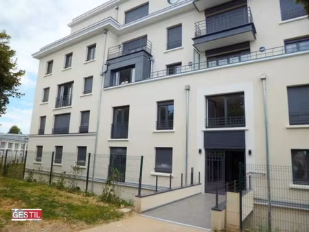 location appartement 2 pièces 45.23 m² à pontoise (95000)  815 €