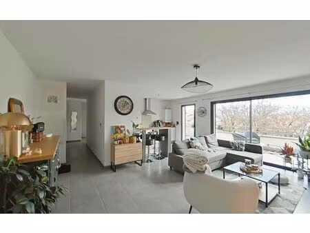 location appartement  m² t-3 à romans-sur-isère  745 €