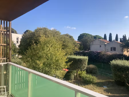 toulon ouest t2 spacieux avec parking recent