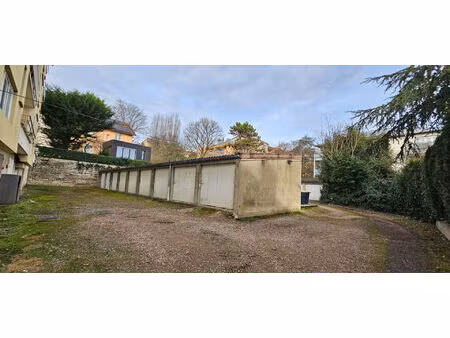 lot de 3 garages  quartier saint jean des vignes à chalon sur saône