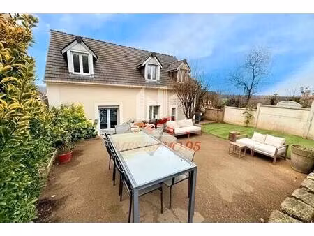 maison de 122 m2  sur 895 m2 de terrain