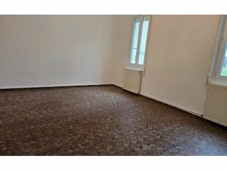 location maison  m² t-3 à léognan  756 €