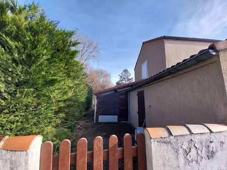 maison à vendre à poitiers - 4 pièces  3 chambres  bon état