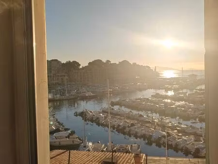 bel appartement lumineux sur le port de carry-le-rouet