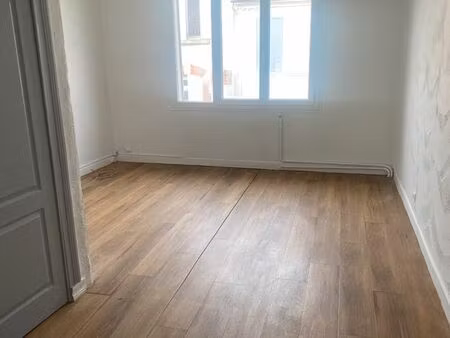 t2 rénové proche centre ville