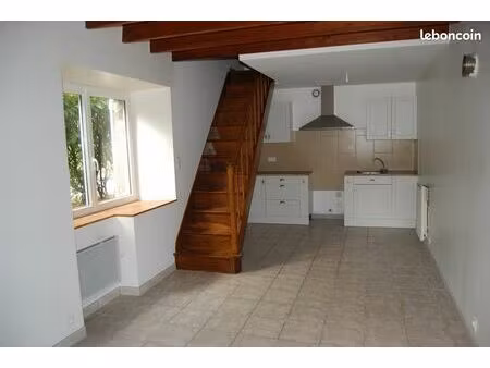 maison mitoyenne 2 chambres en sortie de bourg