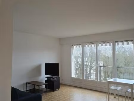 studio 1 pièce 49 m²