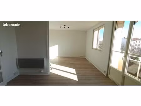 appartement t2 / f2 de 50 m2 avec balcon  cave et garage