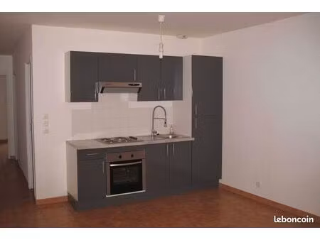 p2+ en centre village