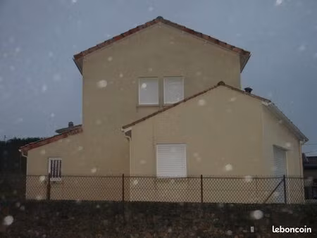 maison a louer a ecuras