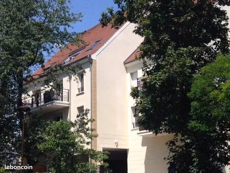 f3 centre ville avec balcon