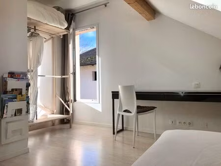 loue chambre ds villa / tram