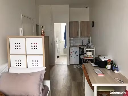 studio 1 pièce 19 m²