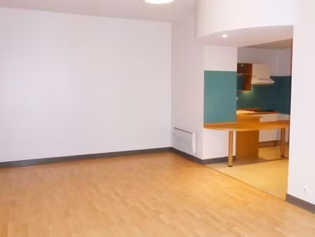 beau t3 calme - rue sainte catherine