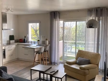 loue agréable appartement t2 lumineux meublé