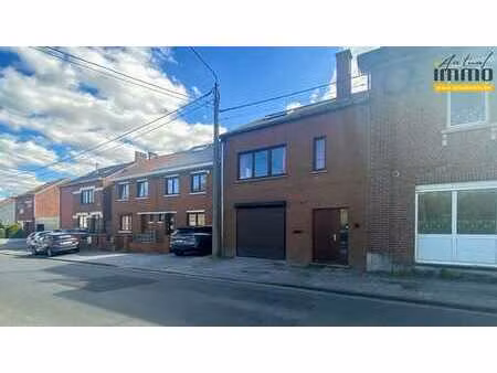 maison meublée 1 chbre avec garage et jardin à courcelles !