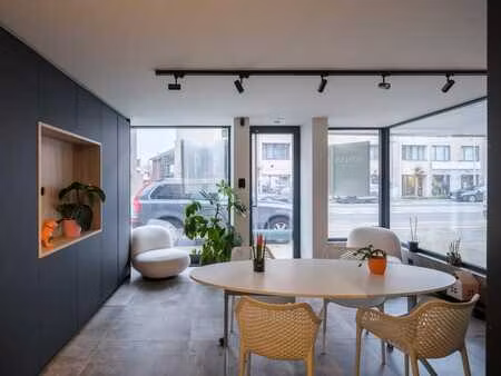 appartement de coin exclusif avec vue sur le parc de la cit