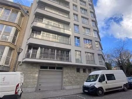 opportunité rare pour ce box de garage 2 voitures