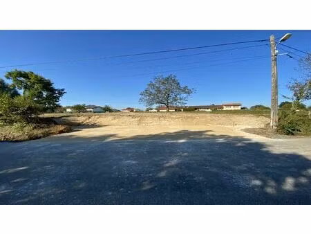 terrain à bâtir - 700m² - viabilisé - libre constructeur