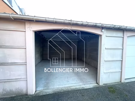 location parking 23.4 m² à hazebrouck (59190)  100 €