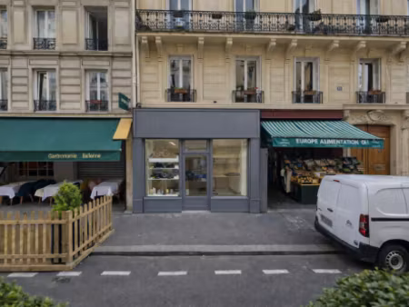 location locaux professionnels 31 m² à paris 8ème (75008)  1 244 €