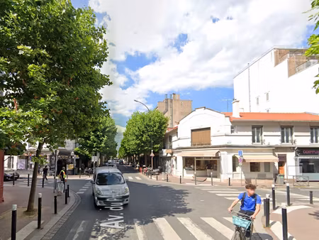 location locaux professionnels 35 m² à montreuil (93100)  18 000 €