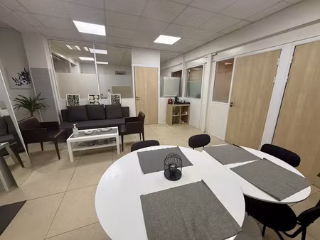 location locaux professionnels 4 pièces 70 m² à choisy-le-roi (94600)  990 €