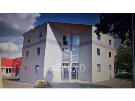 location locaux professionnels 4 pièces 73 m² à saint-herblain (44800)  822 €