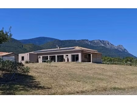 caudiès-de-fenouillèdes: maison contemporaine économe en énergie sur un grand terrain