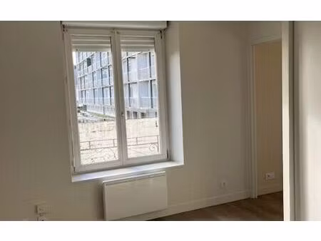 location appartement  m² t-1 à brest  400 €